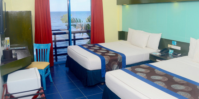 2 Queen Beds, Sea View, Non-Smoking