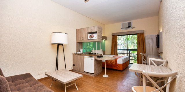 1 Queen Bed Suite, Non-smoking