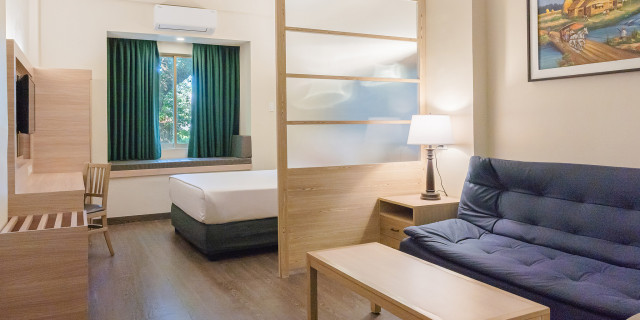 1 Queen Bed Suite, Non-Smoking